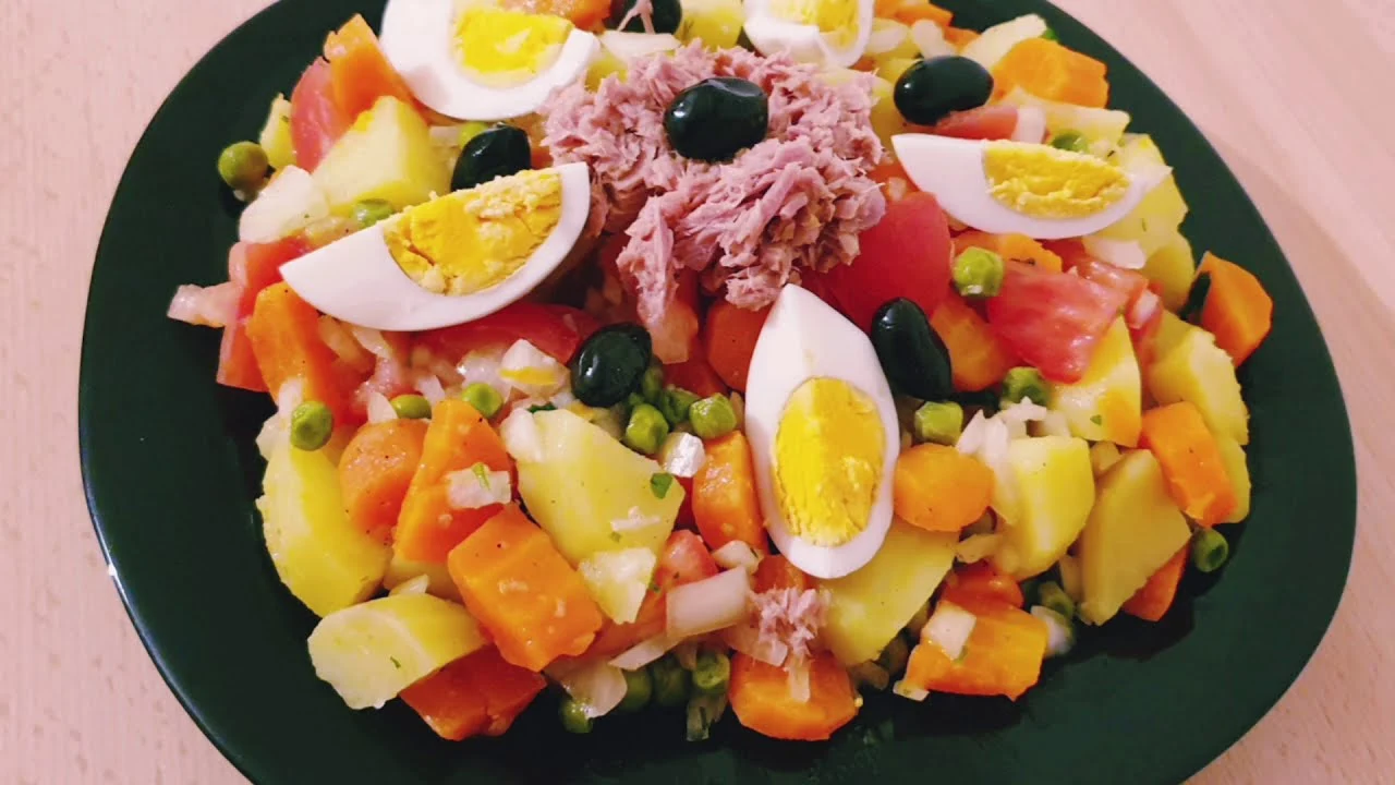 Salade cuite à la vapeur (salata mfawara)